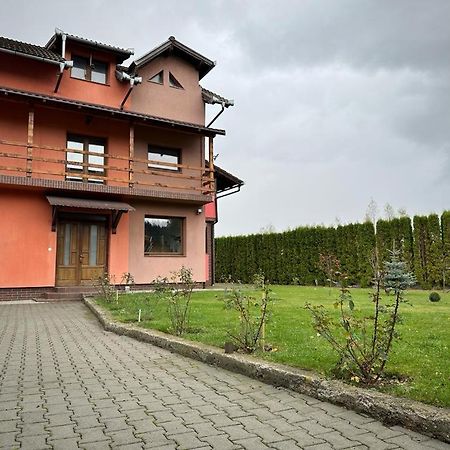 Pensiunea Floro Întorsura Buzăului Exterior foto