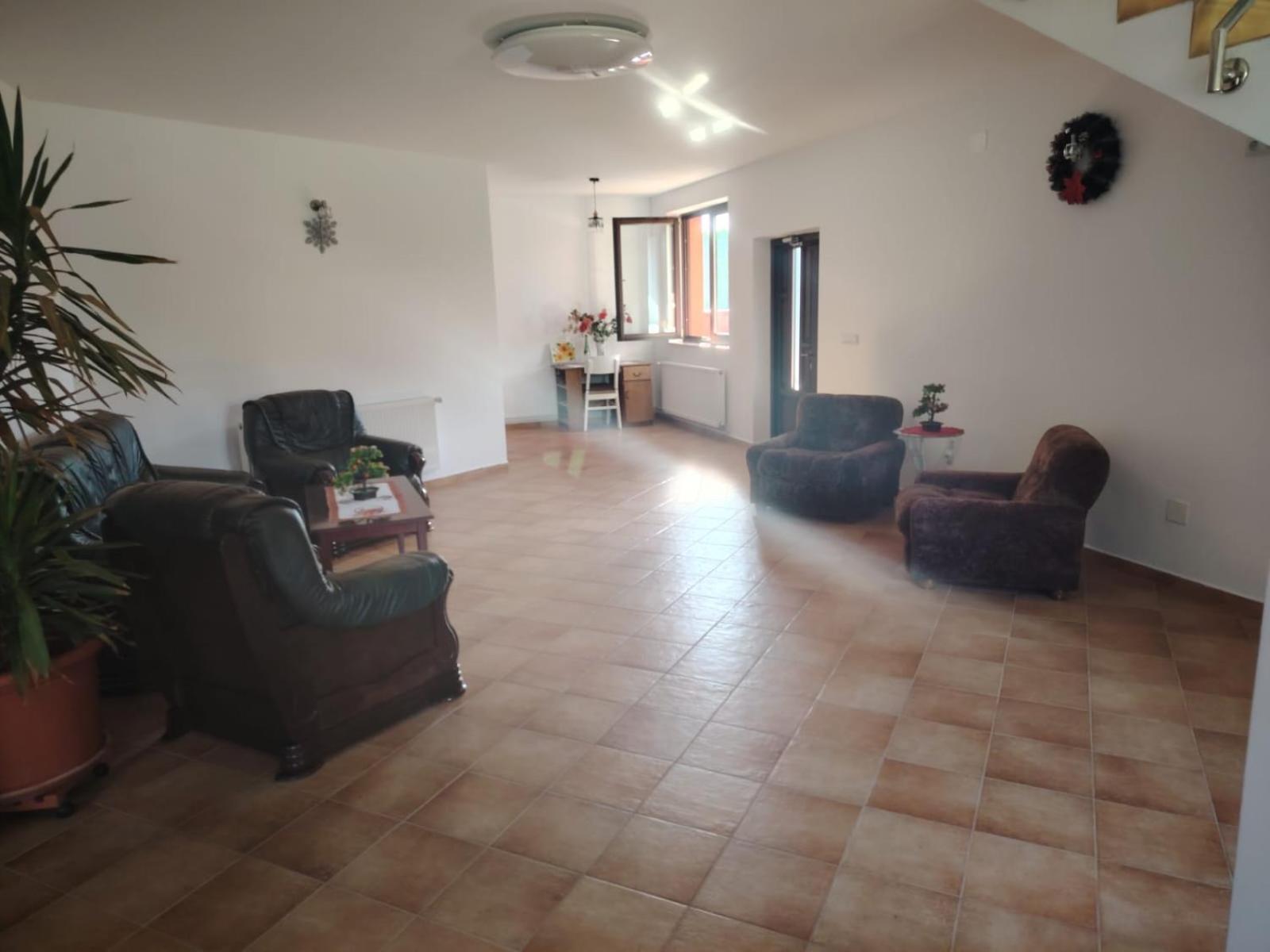 Pensiunea Floro Întorsura Buzăului Exterior foto